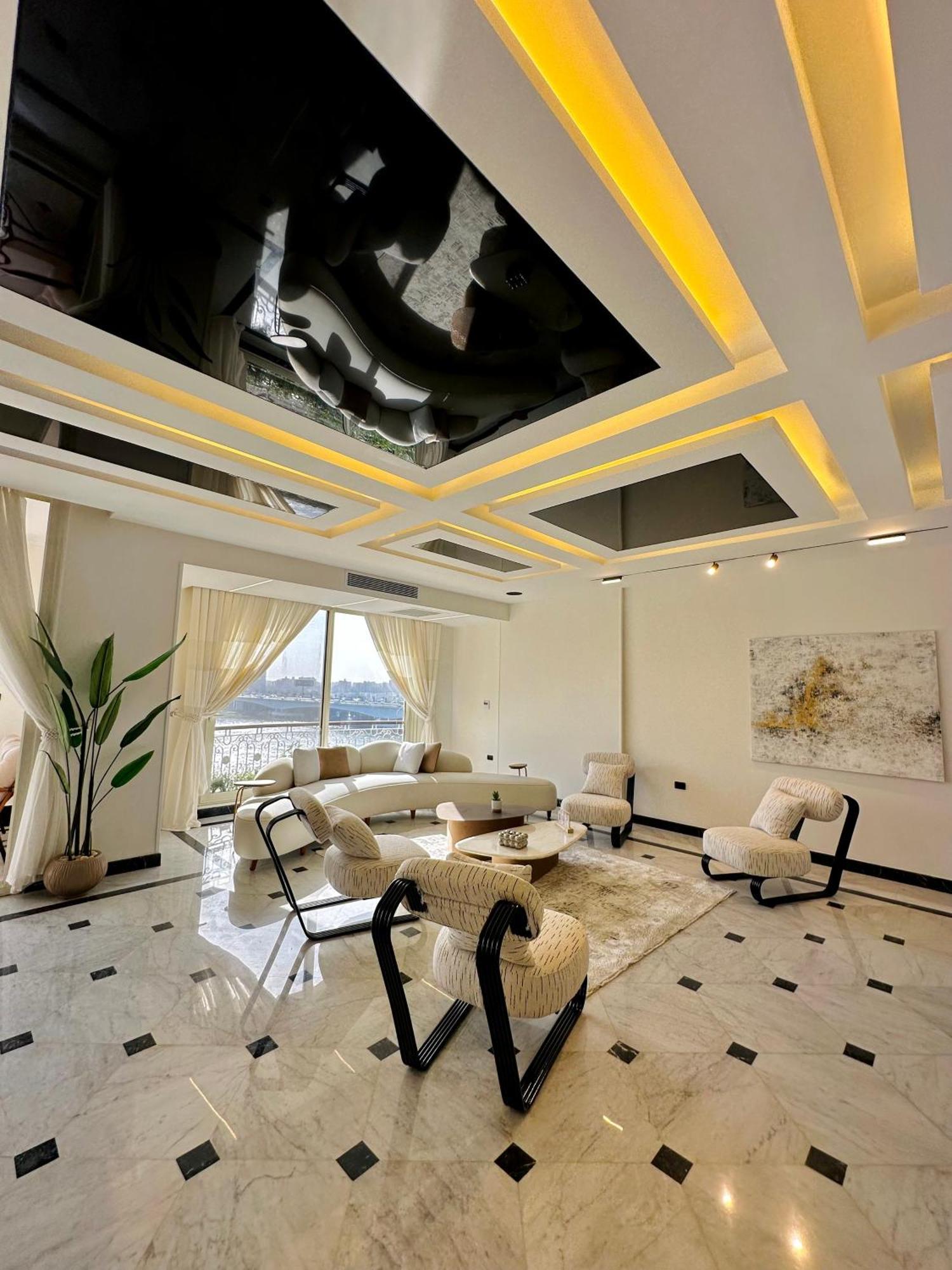 Апартаменты Luxury Nile View , Cornish Nile